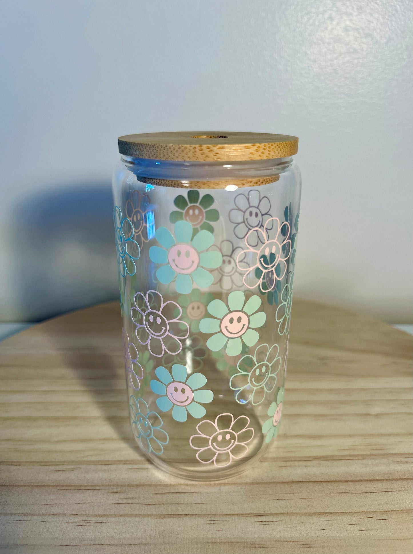 Smiley Daisy Glass Cup